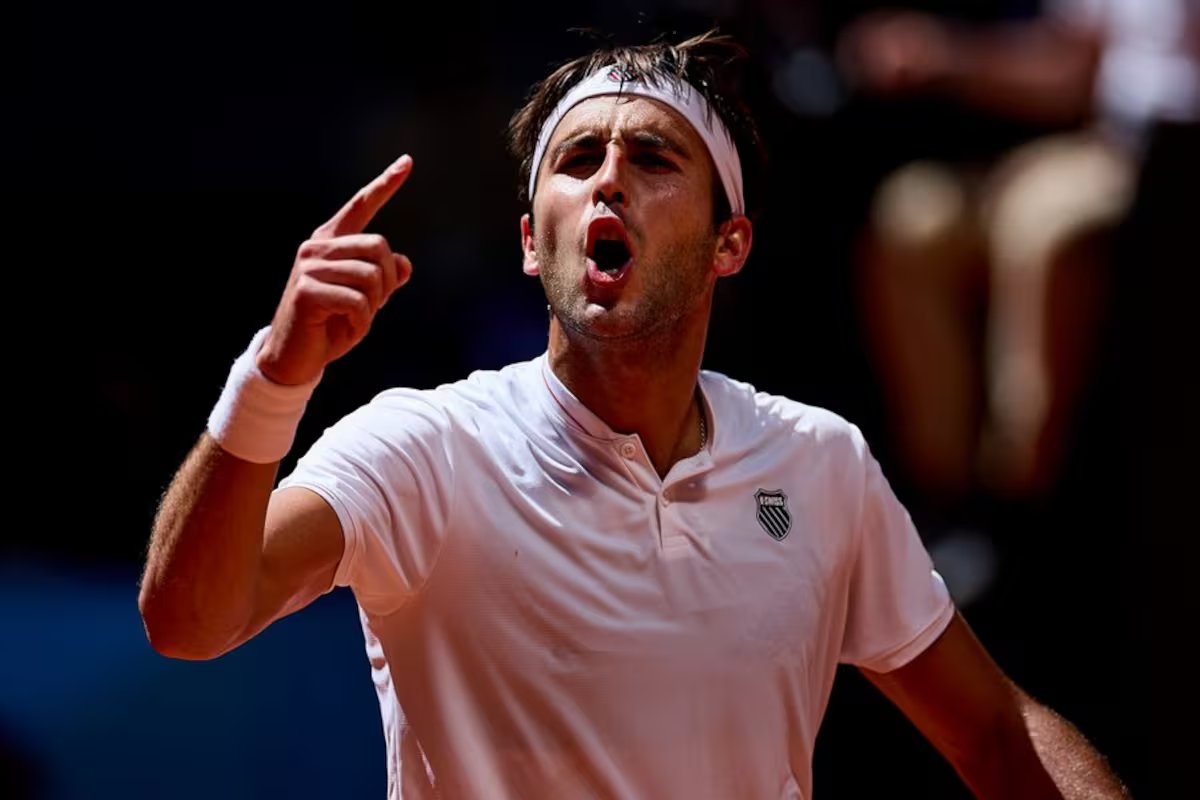 Tomas Etchveri venceu em Madrid, avançou aos oitavos-de-final e garantiu a melhor classificação da sua carreira.