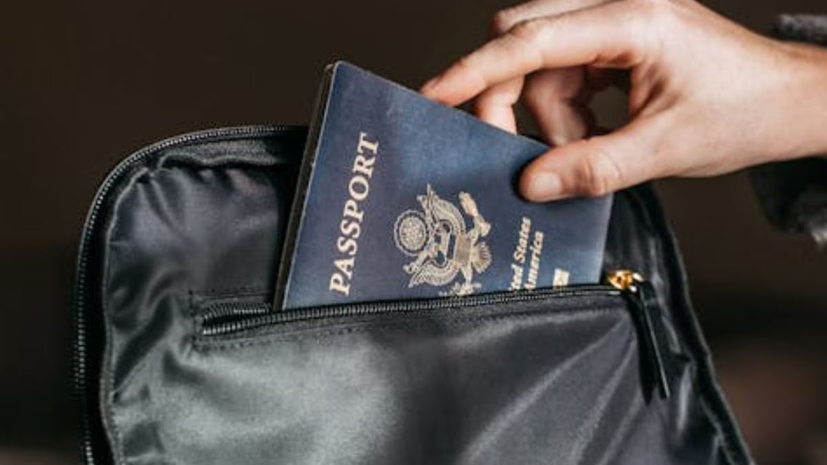Trabalhadores estatutários isentos do pagamento de taxas de passaporte nos EUA.