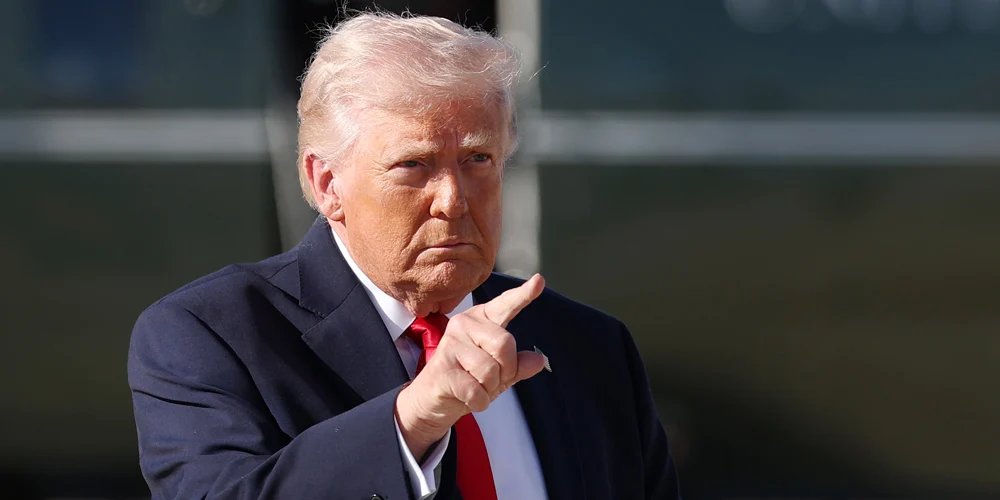 Trump despede outro aliado por sugerir que lhe falta ‘humildade’ em meio às consequências da imagem de IA dele como Jesus | Donald Trump, Política, Riley Gaines | Notícias e fofocas sobre celebridades | Entretenimento, fotos e vídeos