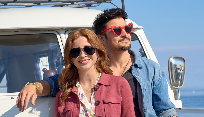 Tyler Hynes explica como os óculos de coração se tornaram o símbolo de seu filme ‘I’ll Be Seeing You’ | Christine Ebersole, Hallmark Channel, Stacey Farber, Tyler Hynes | Notícias e fofocas sobre celebridades | Entretenimento, fotos e vídeos