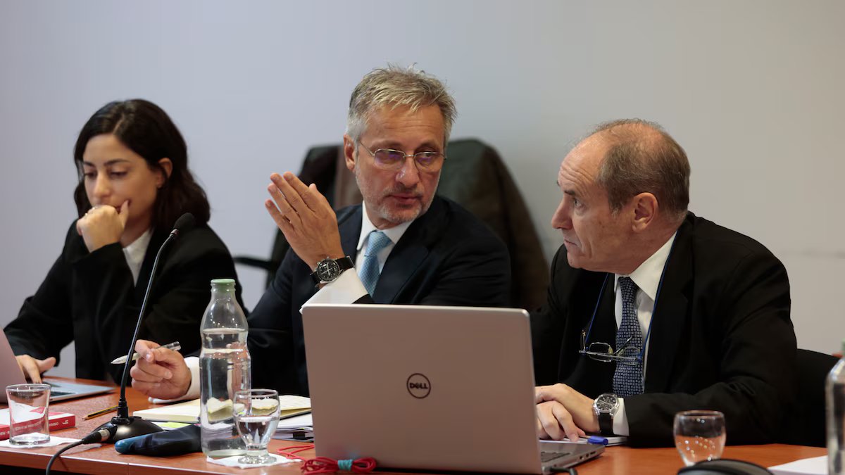 Um acalorado debate entre dois oficiais superiores da Marinha sobre o estado do submarino antes da tragédia