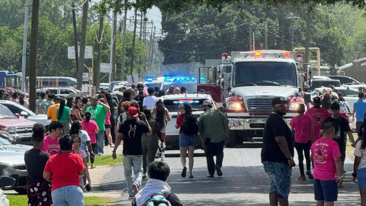 Um homem atropelou a multidão durante um festival nos EUA. pelo menos 15 feridos