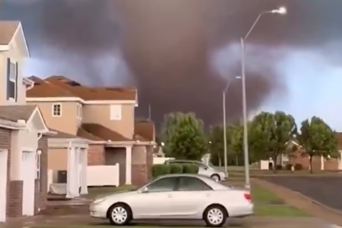 Um poderoso tornado F4 destruiu uma cidade no estado americano de Oklahoma