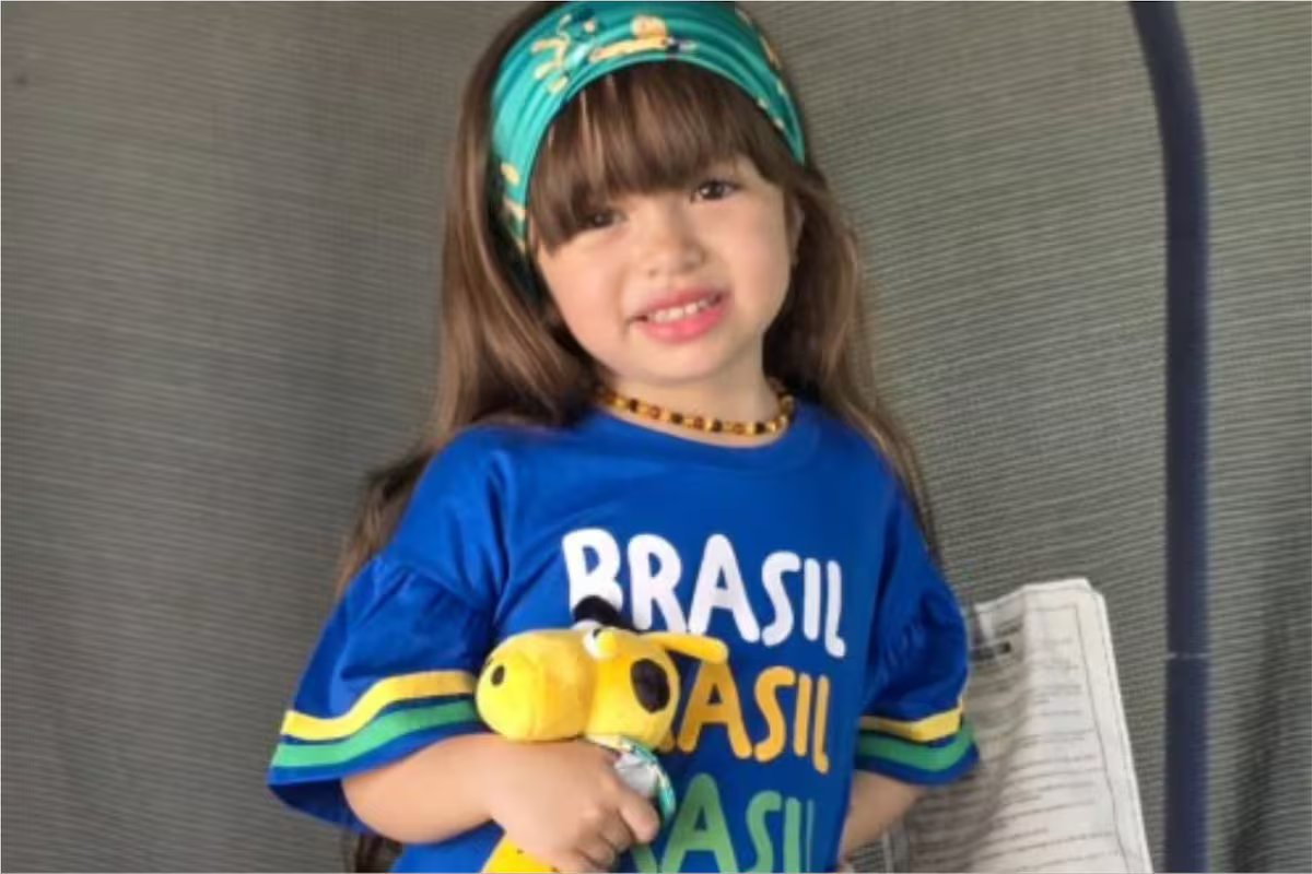 Uma garota foi tirar sua foto de identidade, pensou que estava em uma sessão de fotos e se tornou viral