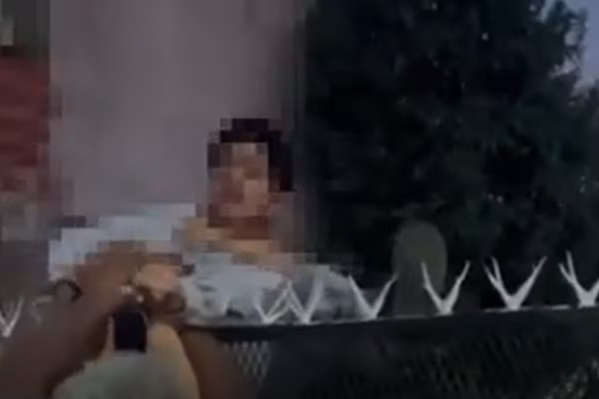 Uma mulher relata que seus quatro sobrinhos foram abusados ​​pela mãe e pelo companheiro