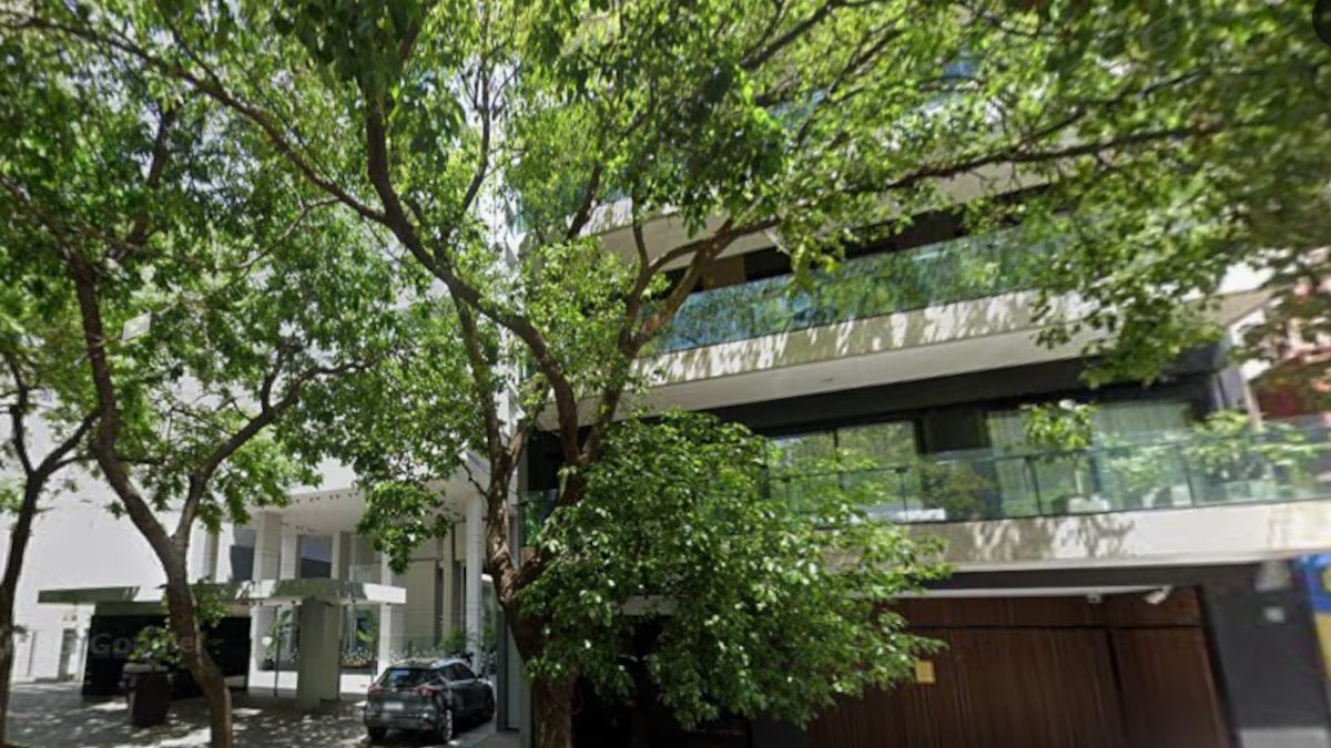 Vizinhos e policiais recuperaram o corpo do anestesista horas antes de ser descoberto