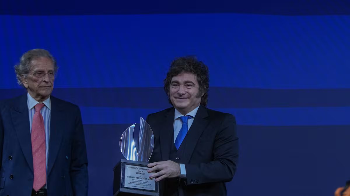 Xavier Miley e seus eventos ao vivo. a defesa de Adorni pelo governo e a resposta às greves sindicais