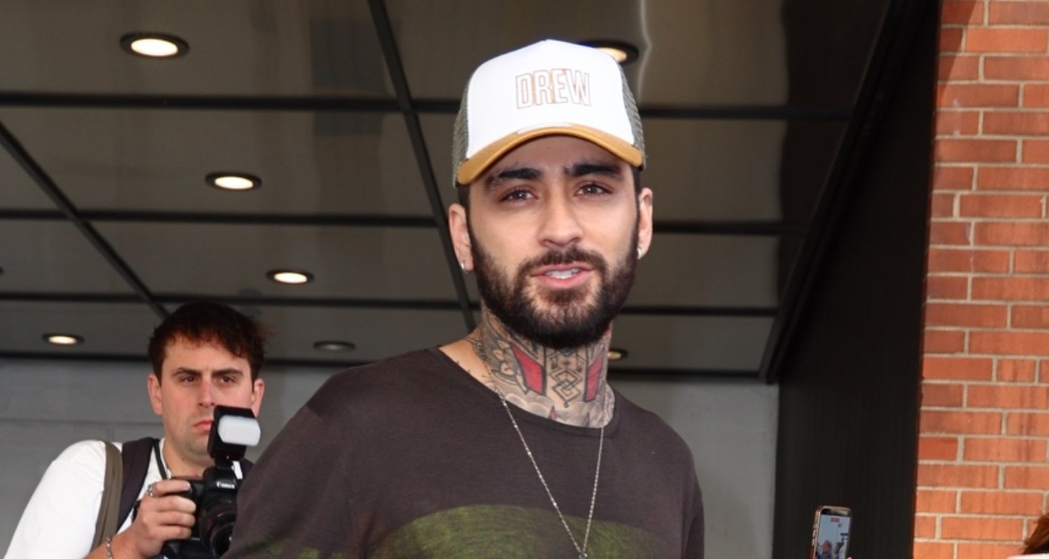 Zayn Malik ostenta chapéu ‘Drew’ ao sair dos estúdios ‘Drew Barrymore Show’ em Nova York | Fotos espontâneas, Zayn Malik | Notícias e fofocas sobre celebridades | Entretenimento, fotos e vídeos