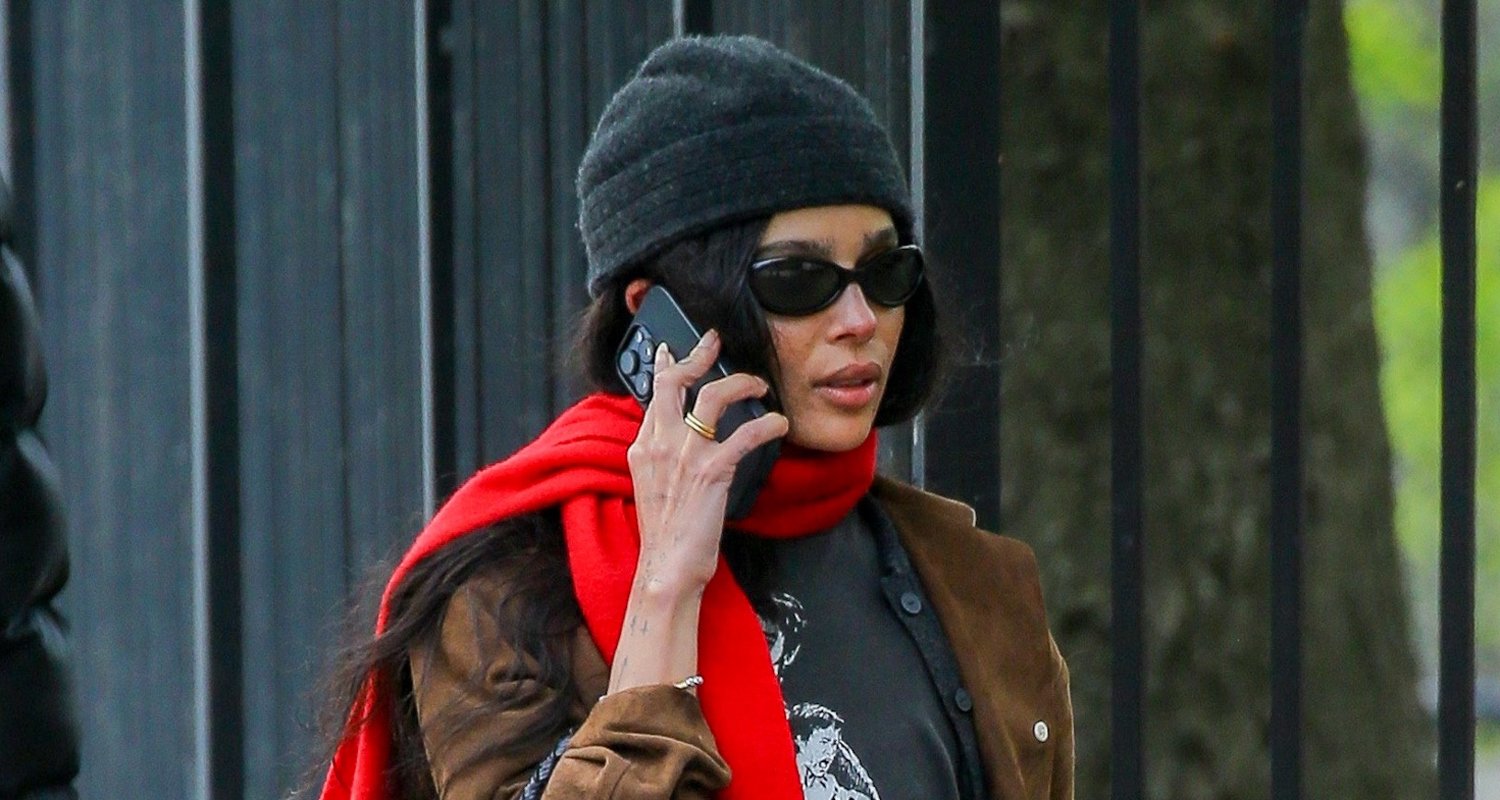 Zoe Kravitz sai sozinha em Nova York em meio a rumores de noivado de Harry Styles | Fotos espontâneas, Zoe Kravitz | Notícias e fofocas sobre celebridades | Entretenimento, fotos e vídeos