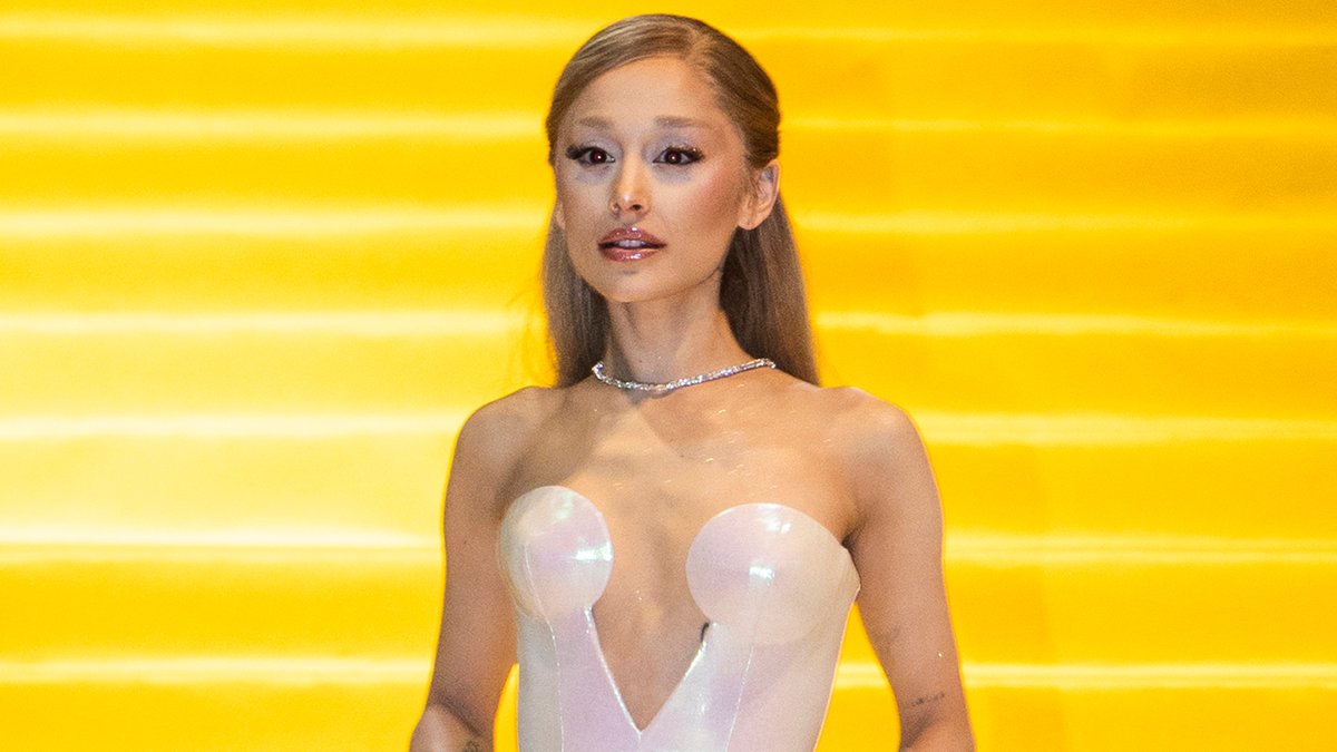 A Ticketmaster nega afirmar que dará prioridade às pessoas que encomendarem o novo álbum ‘Petal’ de Ariana Grande em troca de ingressos para a turnê Eternal Sunshine – Just Jared – Celebrity News and Gossip