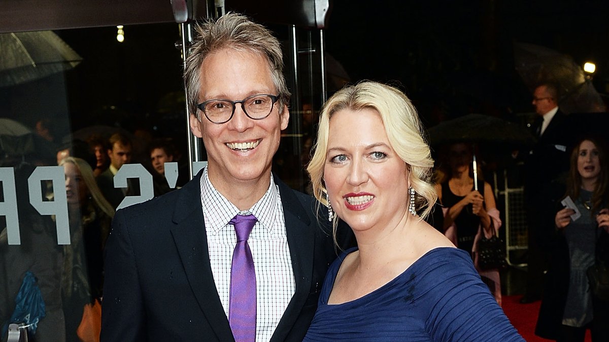 A autora de ‘Wild’ Cheryl Strayed anuncia a morte do marido Brian Lindstrom – Just Jared – Notícias e fofocas de celebridades