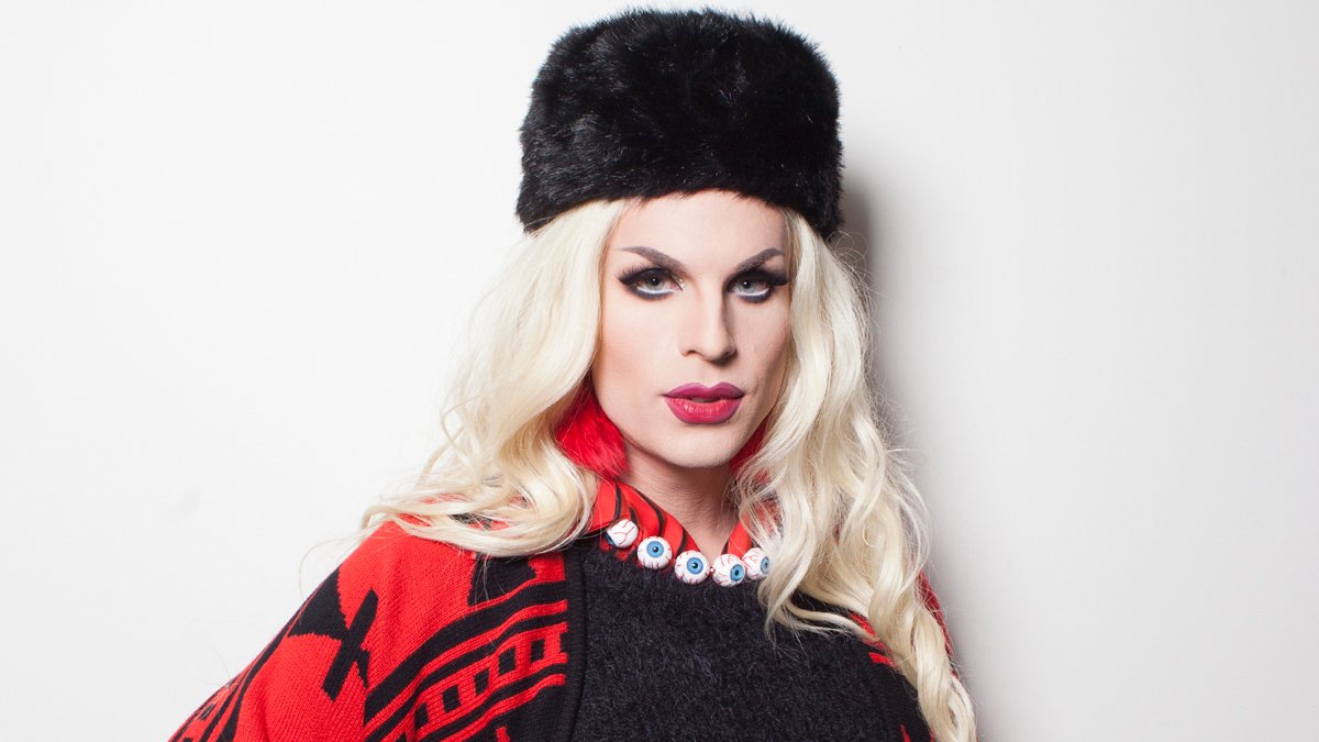 A estrela de ‘Drag Race’ Katya desperta preocupação após compartilhar foto do hospital – Just Jared – Celebrity News & Gossip