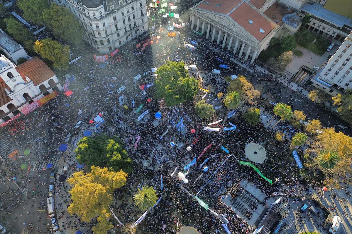 A marcha foi massiva e reforçou a demanda por financiamento governamental para a universidade