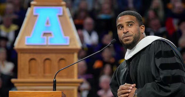 Agora é “The Doctor” – Bobby Wagner e seu mais novo título – o Deseret News