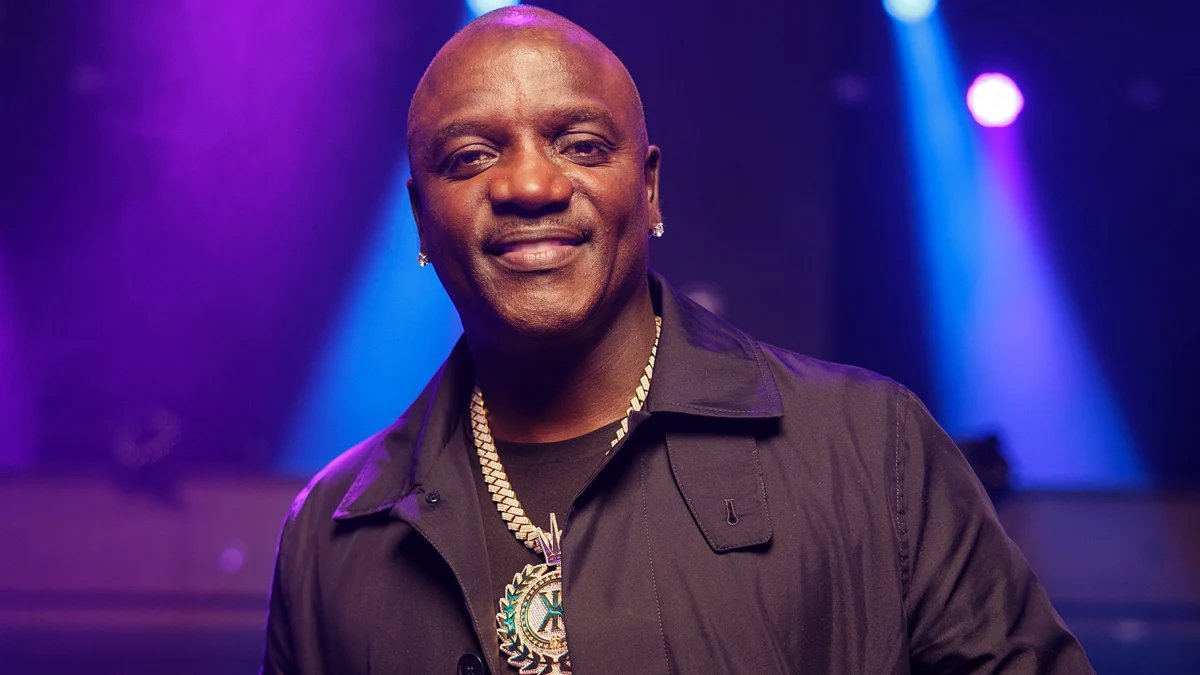 Akon explica por que ele acha que seu estilo de vida poliamoroso beneficia mais as mulheres do que os homens – Just Jared – Notícias e fofocas de celebridades