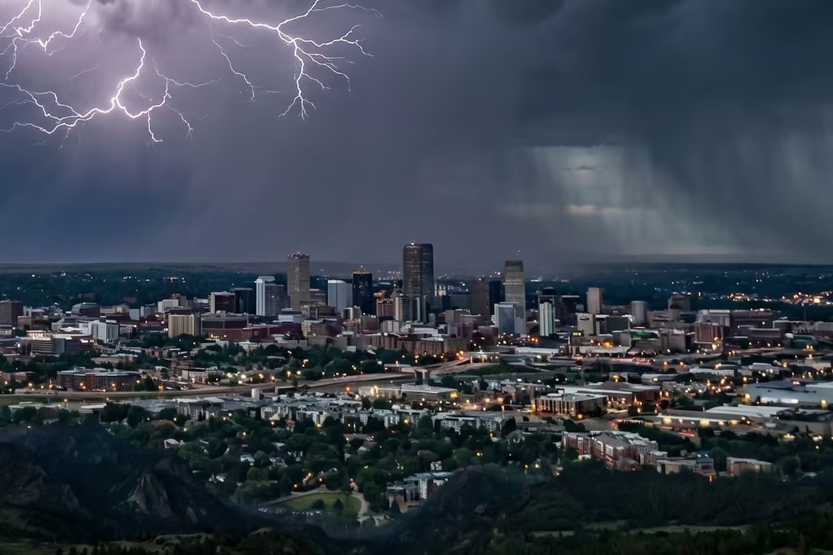 Alerta nível 4 para tempestades fortes nesta segunda-feira: tornados, granizo gigante e ventos de até 120 km/h