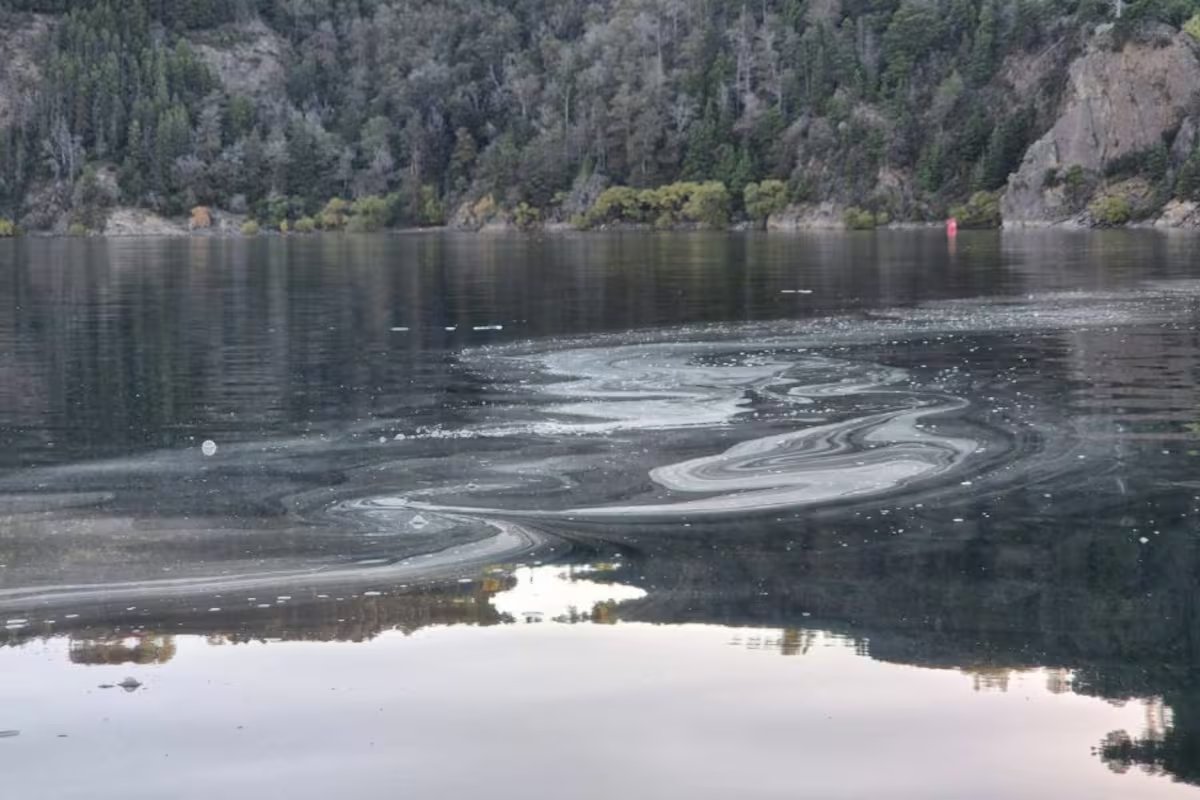 Alertam sobre o déficit do sistema de esgoto em San Martín de los Andes. líquidos poluem o icônico Lago Lakar.