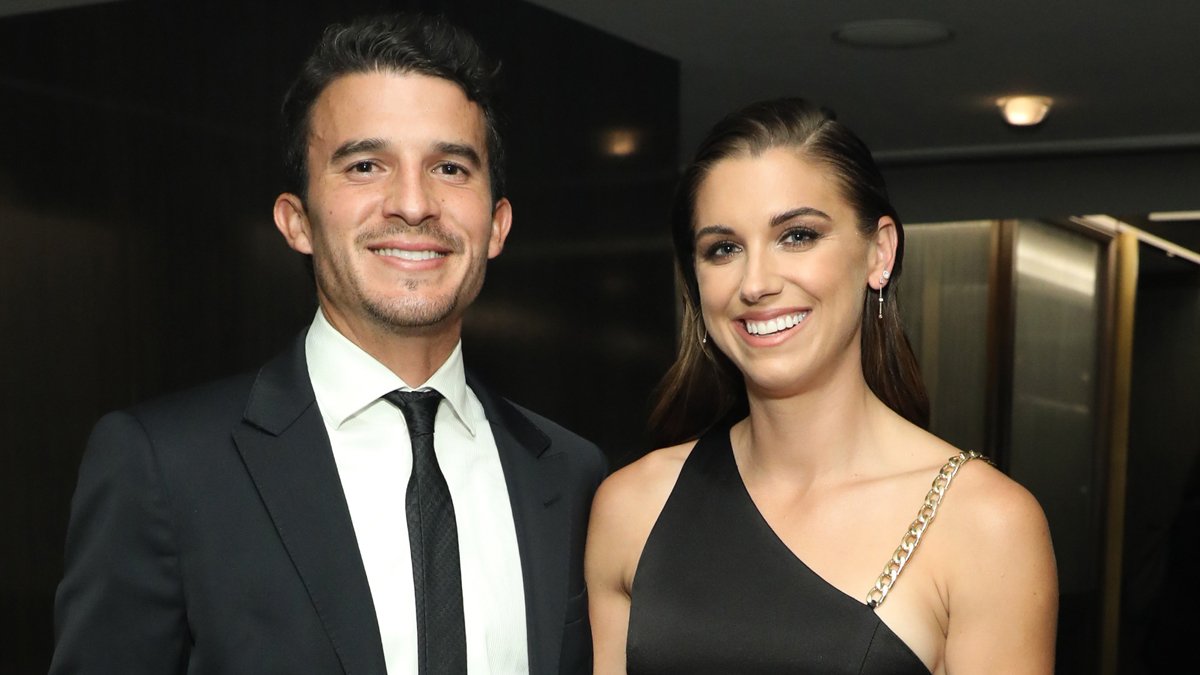 Alex Morgan está grávida, esperando o terceiro filho do marido Servando Carrasco! – Just Jared – Notícias e fofocas sobre celebridades