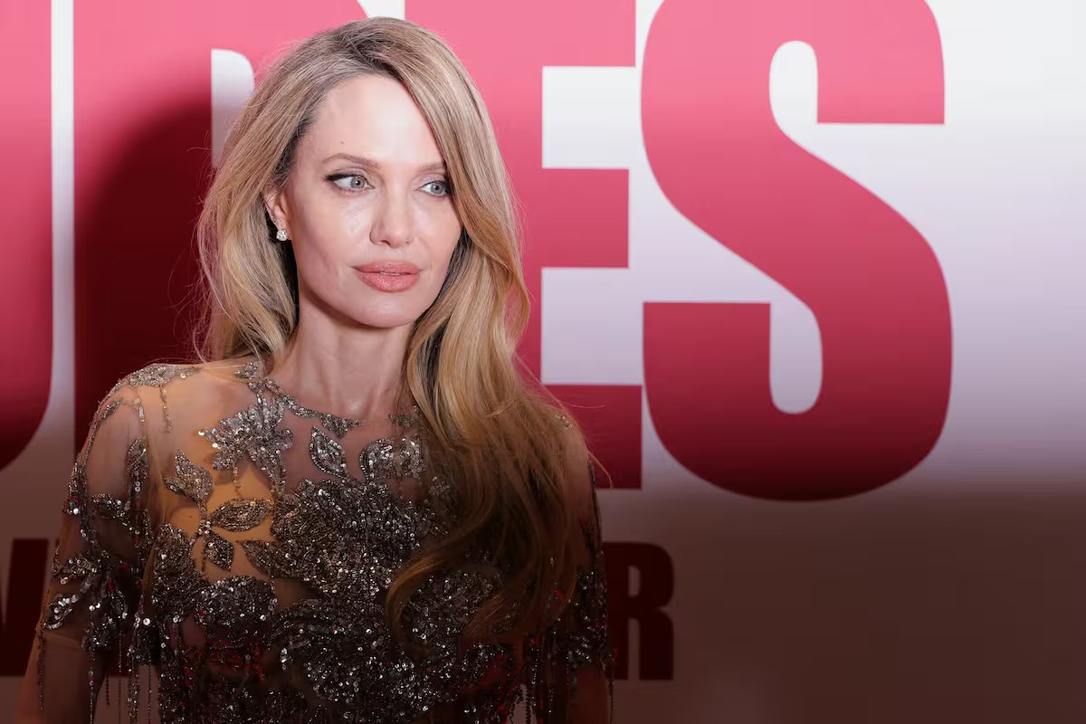 Angelina Jolie colocou sua mansão em Los Angeles à venda por quase US$ 30 milhões