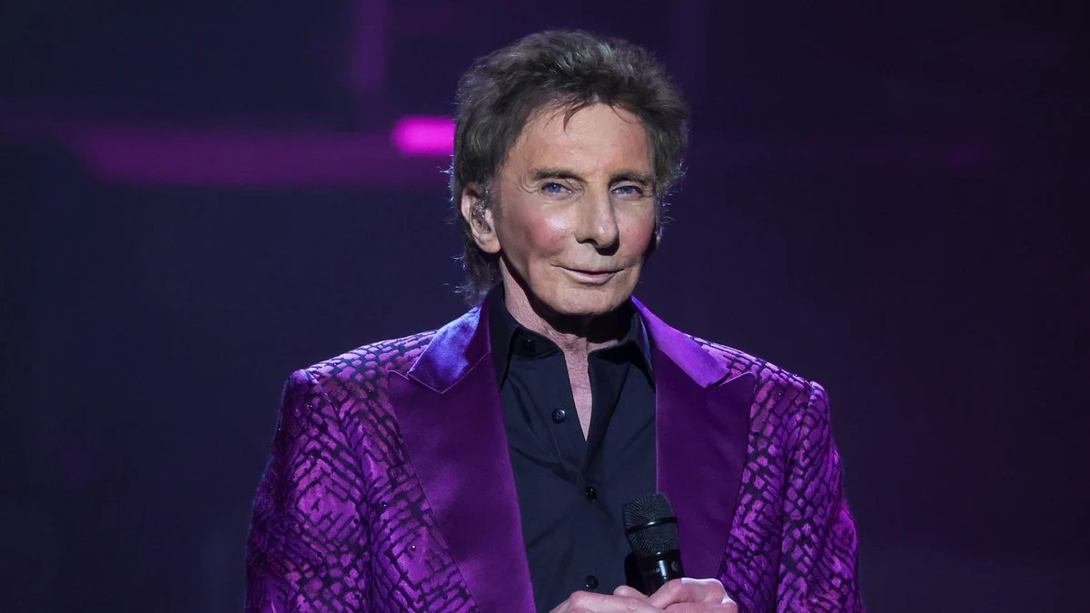 Barry Manilow revela por que ficou preso por décadas – Just Jared – Notícias e fofocas de celebridades
