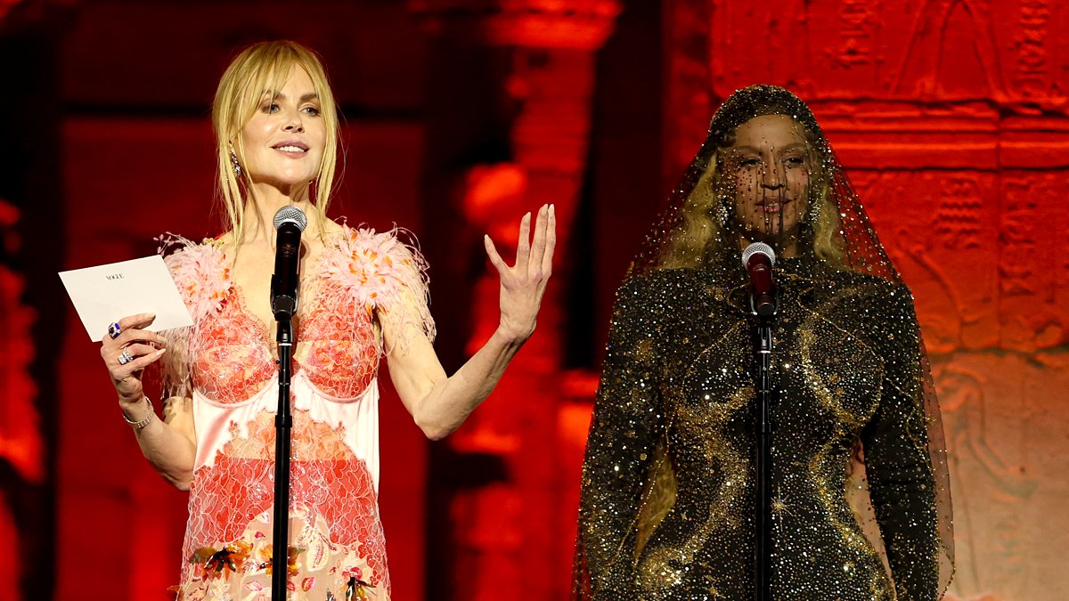Beyoncé e Nicole Kidman trocam de roupa no Met Gala 2026 para serem apresentadoras no palco! – Just Jared – Notícias e fofocas sobre celebridades
