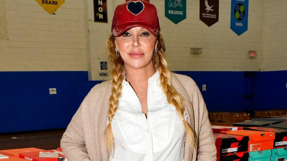 Brandi Glanville revela a maneira chocante como aprendeu que o filho Mason Cibrian não era virgem – Just Jared – Notícias e fofocas de celebridades
