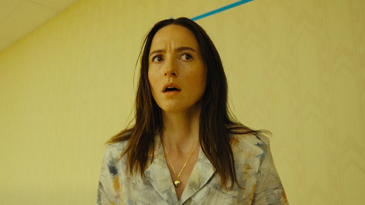 Chegaram as críticas de ‘Backrooms’: veja o que os críticos estão dizendo sobre o filme de terror viral da A24 – Just Jared – Notícias e fofocas de celebridades