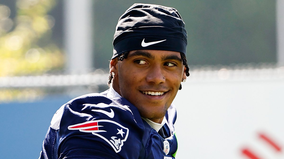 Christian Gonzalez reage ao escândalo de Mike Vrabel-Dianna Russini e apoia seu treinador – Just Jared – Notícias e fofocas de celebridades