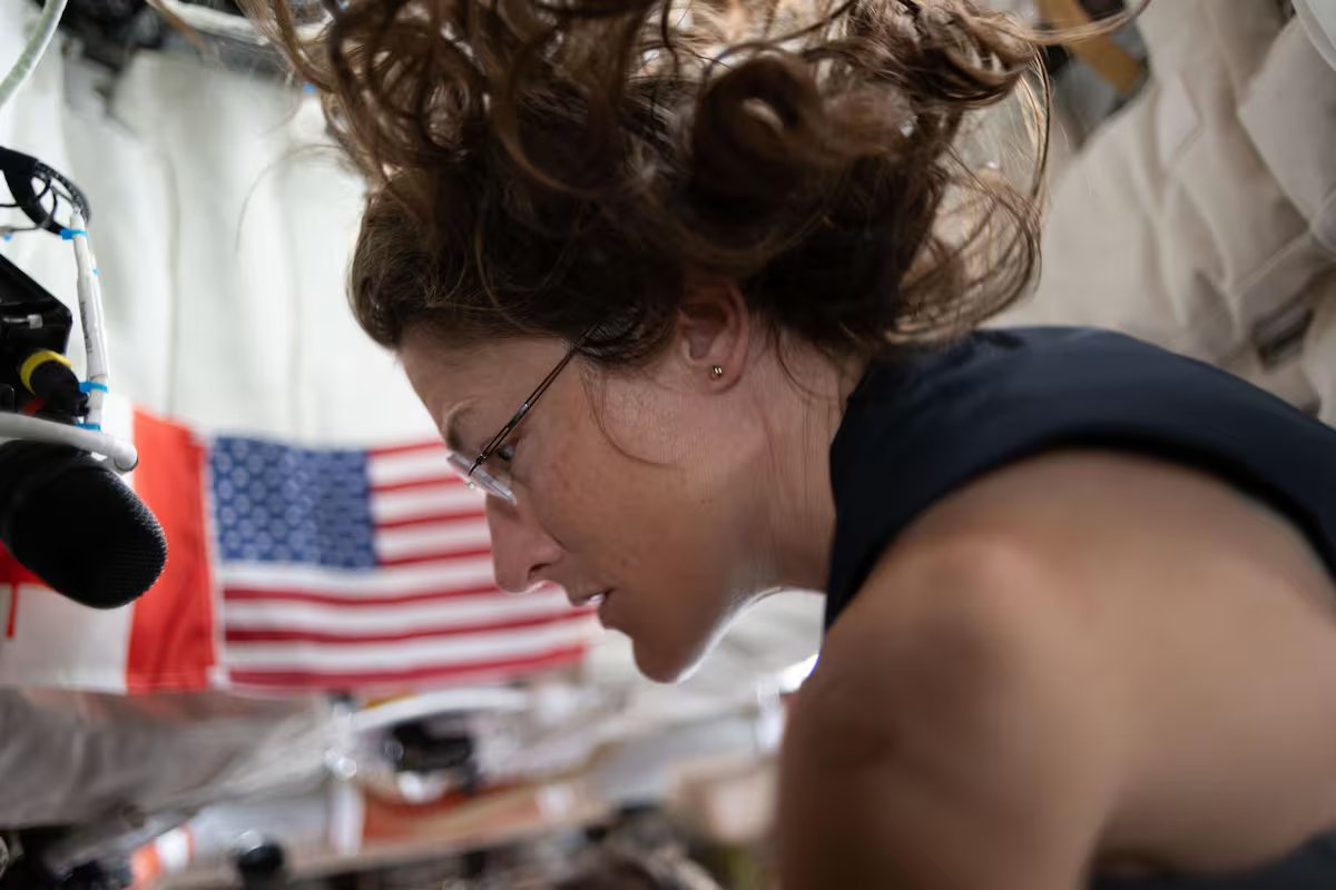 Christina Koch, astronauta da Artemis 2, sobre a adaptação à Terra. “Toda vez que acordei pensei que estava nadando”