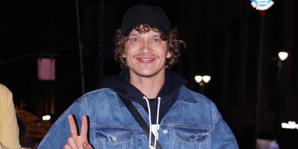 Connor Storrie usa jeans com jeans para pós-festa ‘SNL’ – Compre o look! – Just Jared – Notícias e fofocas sobre celebridades
