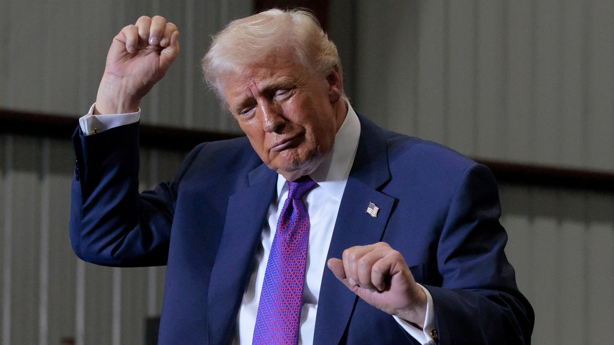 Donald Trump diz que a esposa Melania ‘odeia’ quando ela dança o ‘Hino Nacional Gay’ – Just Jared – Notícias e fofocas de celebridades
