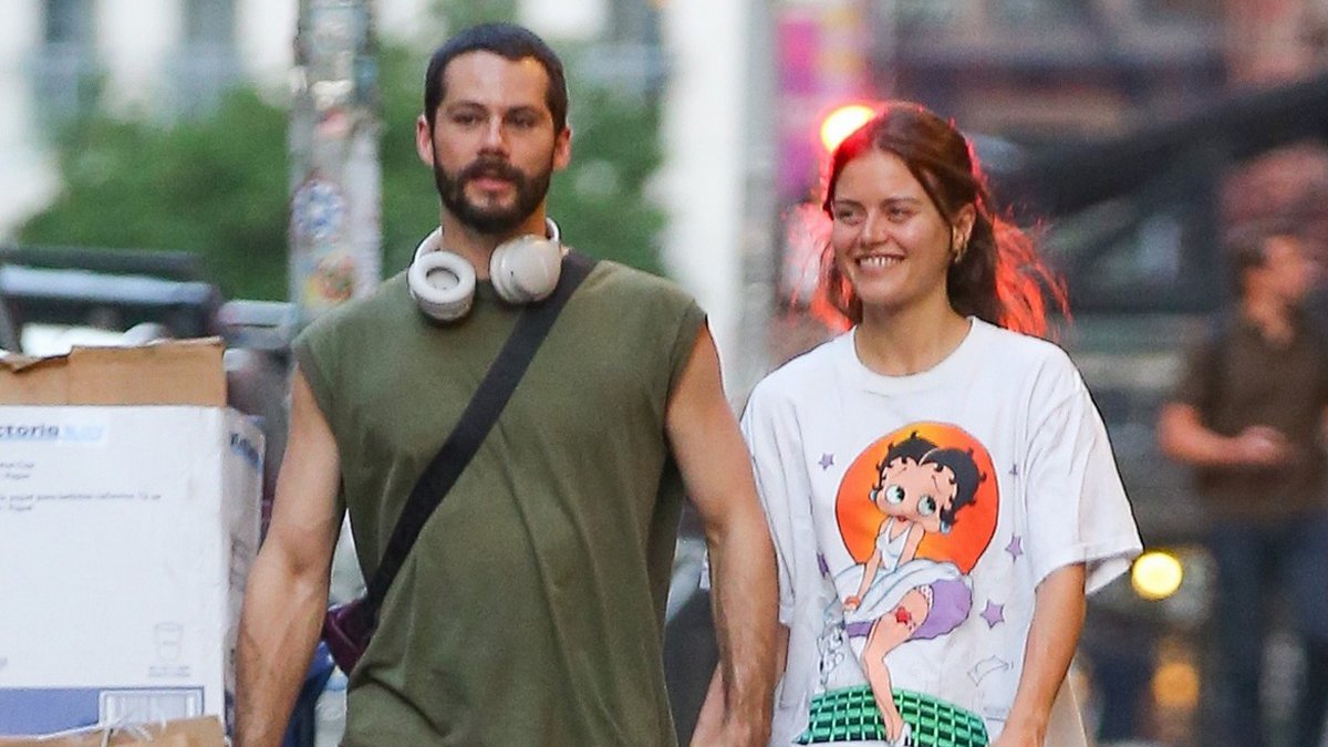 Dylan O’Brien dá a mão à namorada Rachael Lange em uma noite em Nova York – Just Jared – Notícias e fofocas de celebridades