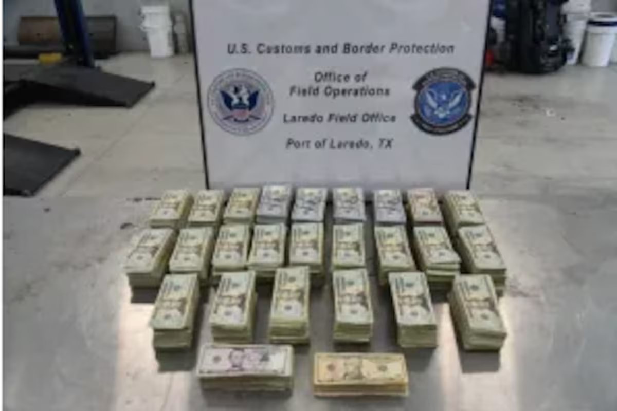 Ele tentou cruzar para o México em um Dodge Journey com quase US$ 300 mil no fundo do caminhão; O CBP o localizou.