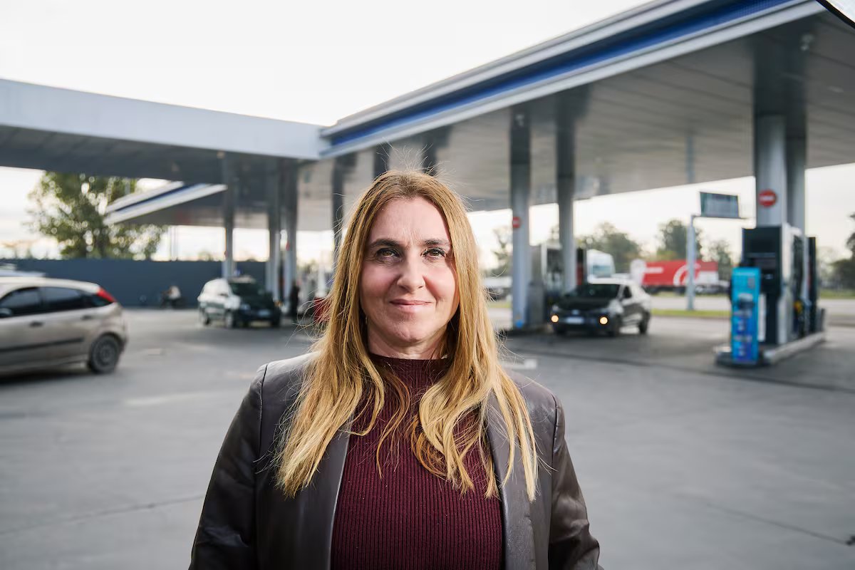 “Eles passam o verão no meu apartamento em Miramar.” uma empresária que fez do trabalho formal uma porta para o progresso social;