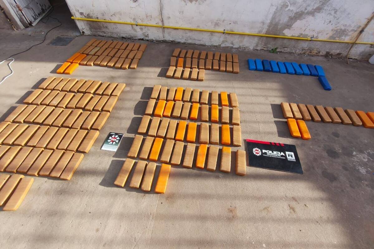 Eles sequestraram 109 quilos de maconha, que esconderam para o roubo de gado em Santa Fé.