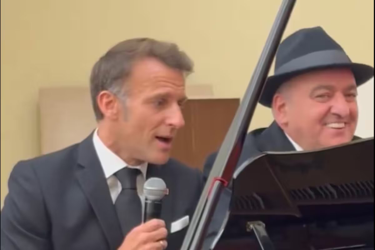 Emmanuel Macron cantou La Bohème com o primeiro-ministro armênio Nikol Pashinyan