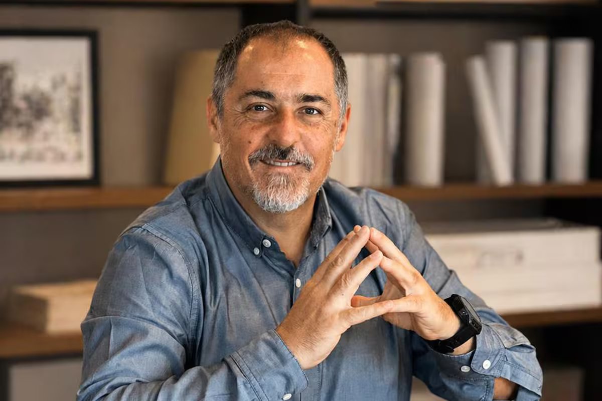 Esteban Edelstein Pernice, corretor de imóveis. “Negócios não se fecham com um clique, são feitos cara a cara”