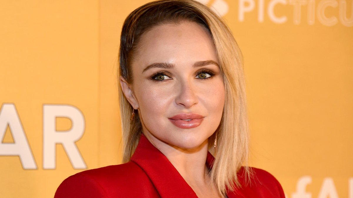 Fãs de Hayden Panettiere relatam que pedidos de livros assinados estão sendo cancelados – Just Jared – Notícias e fofocas de celebridades