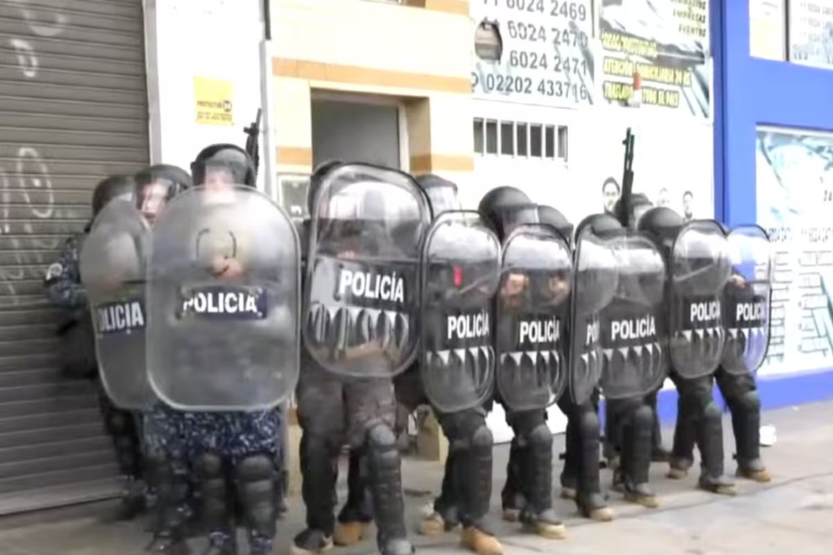Fortes protestos em relação à morte de um paciente na clínica. passaria a fazer parte de uma suposta rede de médicos fraudulentos;