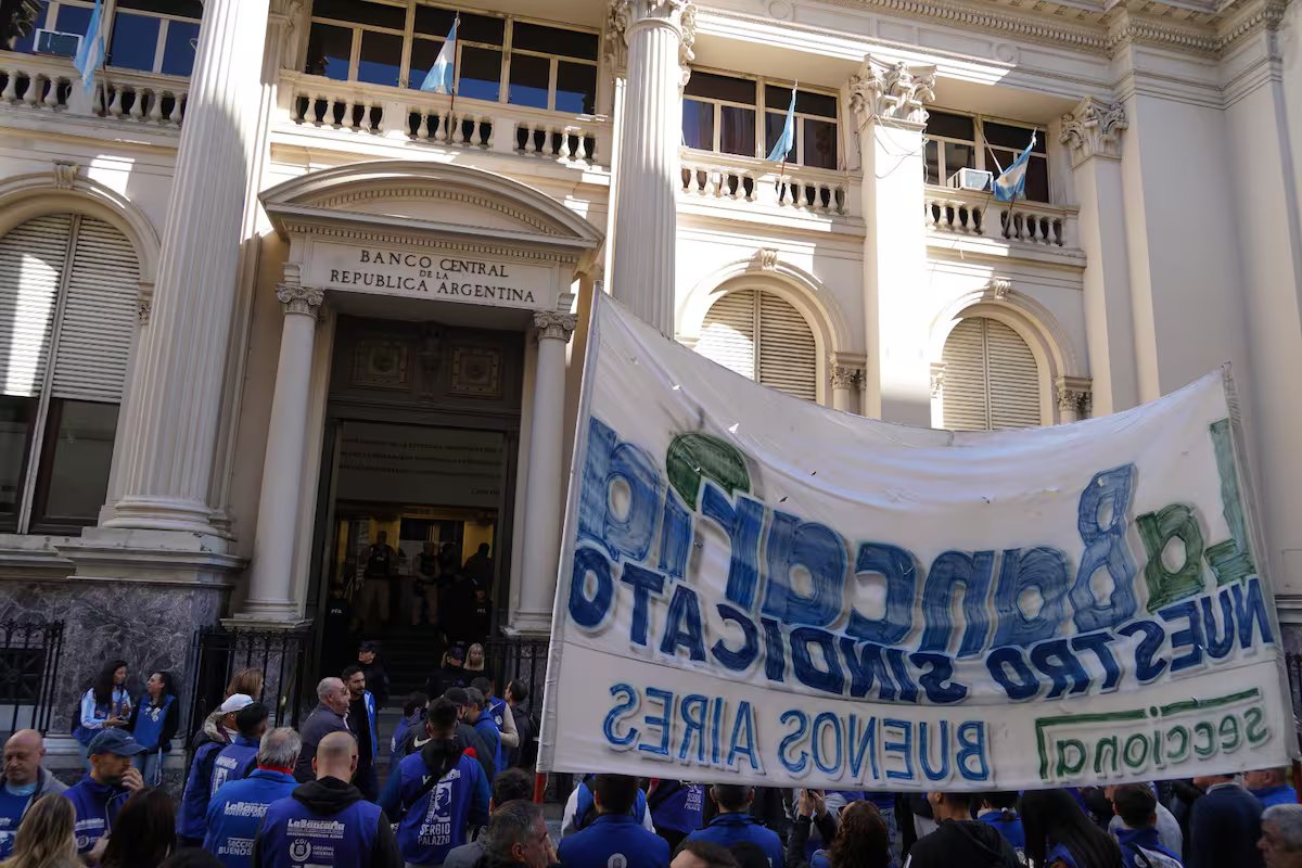 Greve bancária. quando começa o horário e quais operações podem ser afetadas nesta quarta-feira, 13 de maio