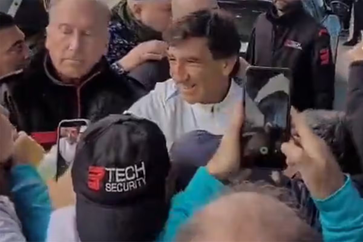 Gustavo Costas falou após ser demitido do “Racing”. ele ficou surpreso e mirou na direção do clube.