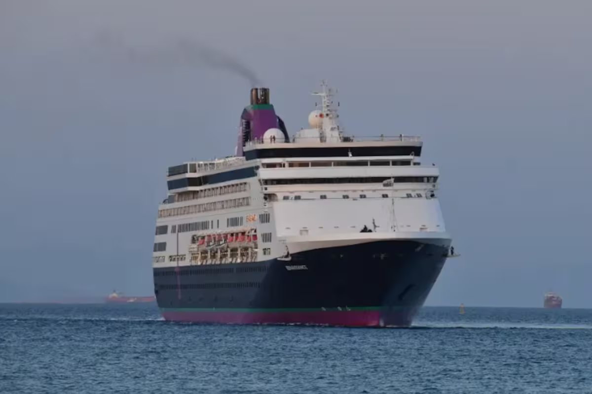 Isolaram 1.700 pessoas de um navio de cruzeiro na França por causa de um possível surto de gastroenterite. uma morte