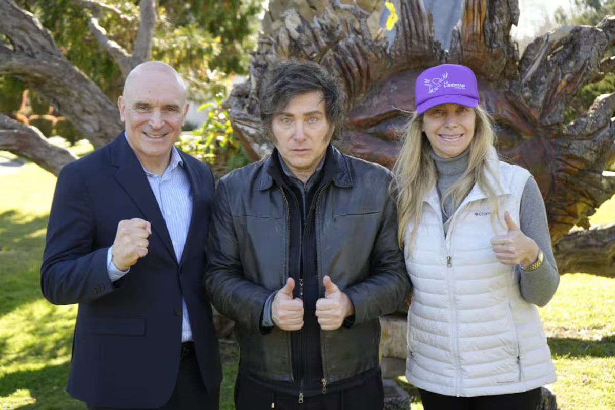 Javier Miley defendeu Espert, o deputado que renunciou à candidatura devido às suas ligações com Machado.