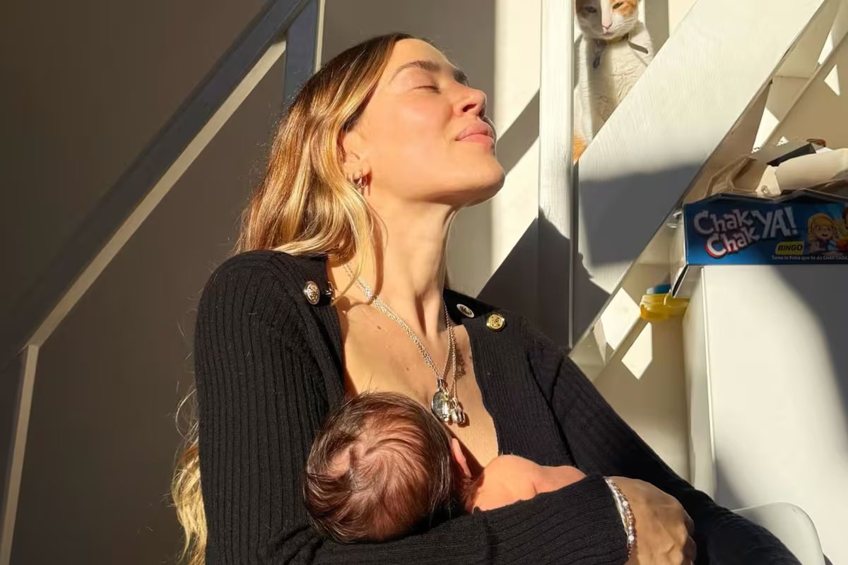 Jimena Baron surpreendeu com suas habilidades no tricô. o doce design que ele criou para seu filho Arturo.