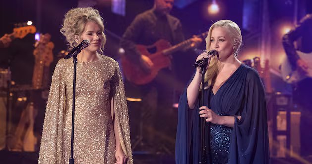 Kelly Pickler se apresenta com Hannah Harper – Deseret News
