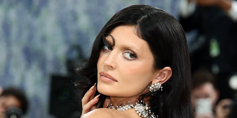 Kylie Jenner revela como ela se sentiu grávida aos 19 anos, revela se seus pais estavam ‘loucos’ – Just Jared – Celebrity News & Gossip