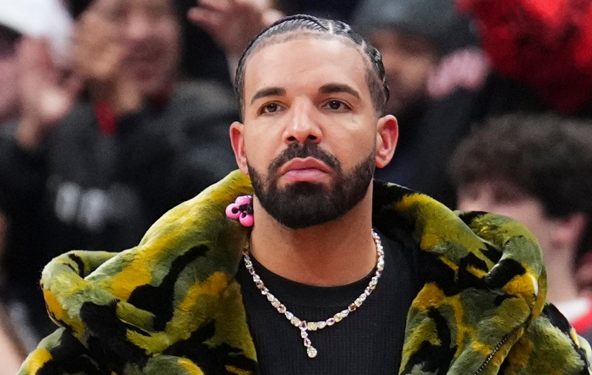 Letra de ‘Firm Friends’: Drake chama falsos aliados e nomeia seus verdadeiros amigos na música de ‘Iceman’ – Just Jared – Celebrity News & Gossip