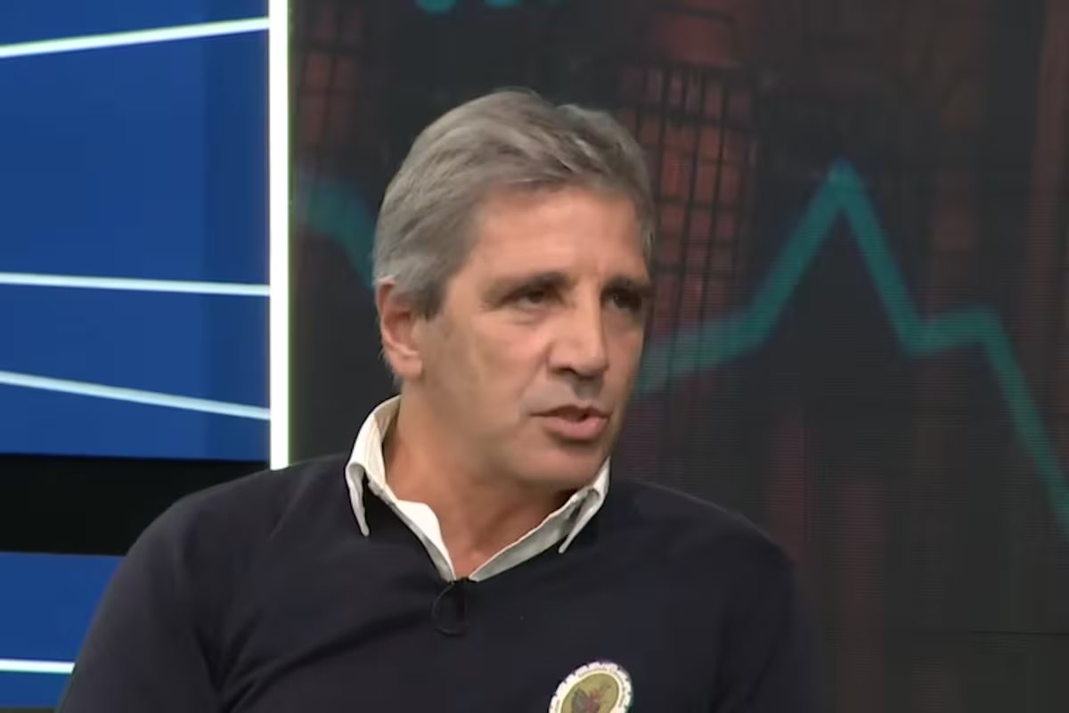 Luís Caputo. “Ninguém vai parar de investir por causa do depoimento de Adorni.”