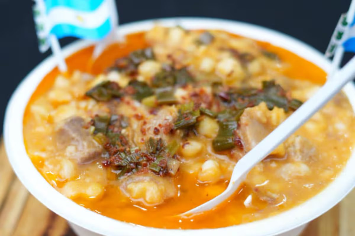 Mais de 35 barracas no Festival Nacional de Gastronomia. quando e onde é e quanto locro e empanadas você pode comer?