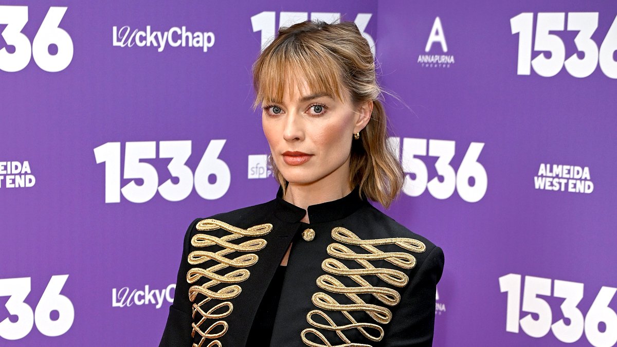 Margot Robbie apoia a peça que está produzindo em Londres com amigos famosos se juntando a ela na noite de estreia – Just Jared – Celebrity News & Gossip